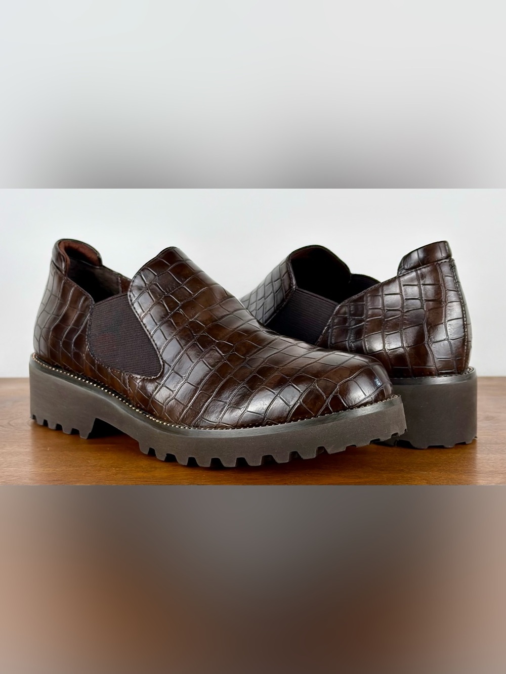 Vaneli Zivana Brown Croc Loafers 1.5" Lug Sole Weatherproof Dark Academia Size 7